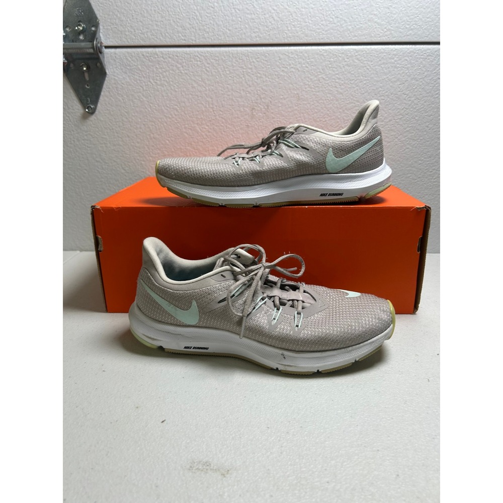 Nike Quest Running Shoes Taupe Mint Green Size 8.5 #3036